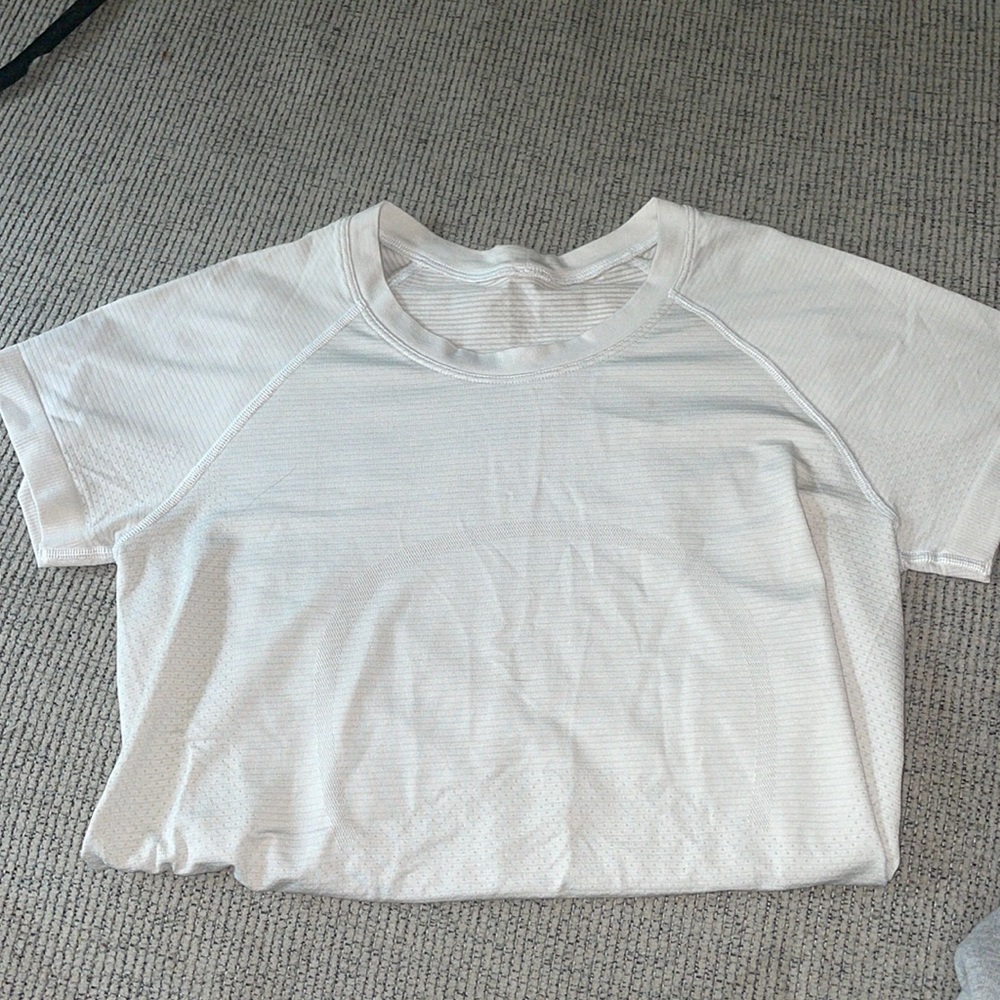 White swift tech short sleeve